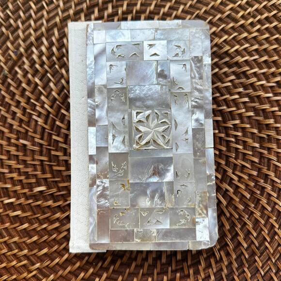 Vintage 1985 Mother-of-Pearl Inlay Holy Bible – owned by Hon. Jim Wright - Picture 1 of 16